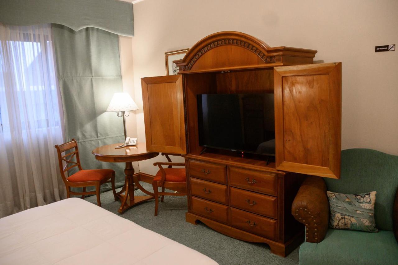 Granados Park Hotel Asuncion Bagian luar foto