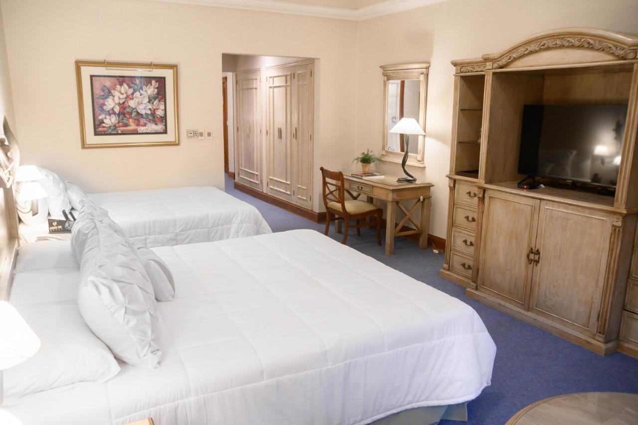 Granados Park Hotel Asuncion Bagian luar foto